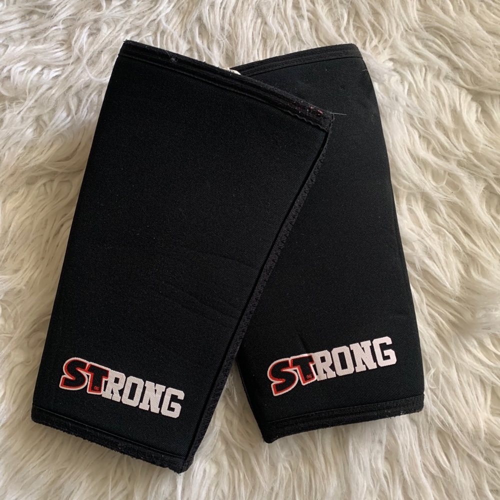 Strong knee sleeves